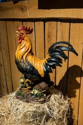 Hi-Line Gift Rooster on a Wood Barrel Statue, 22.44-in