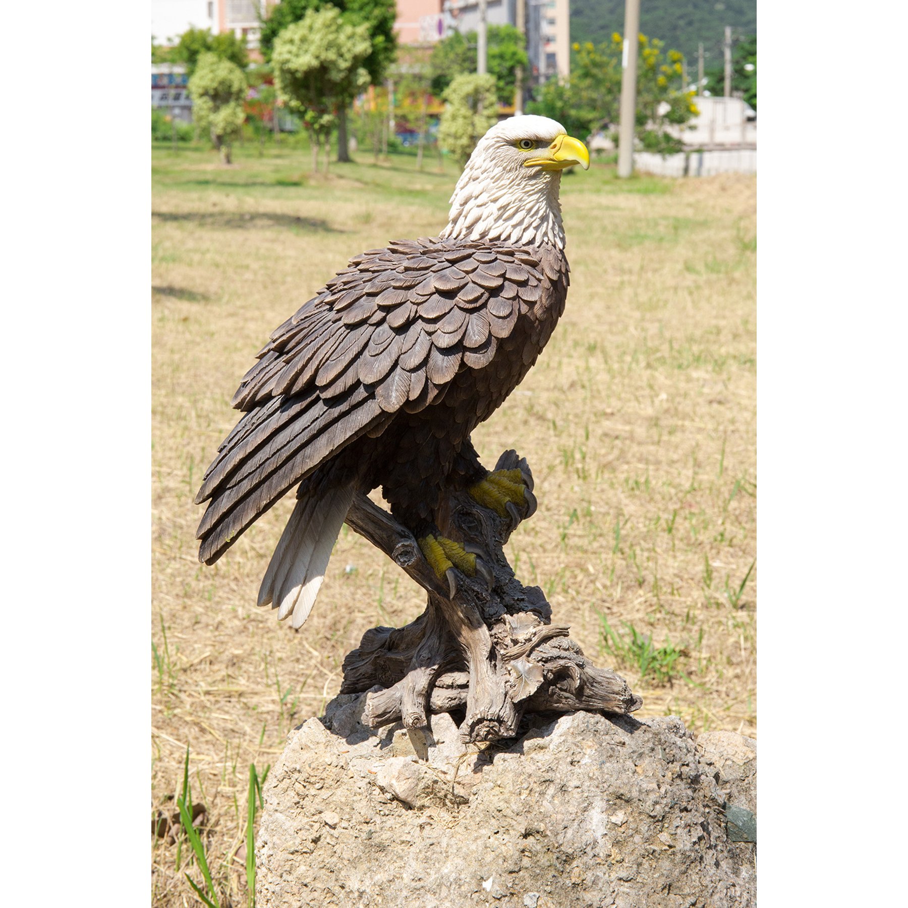 Hi-Line Gift 17.5-in Bald Eagle On Stump with Wings Out Statue Outdoor Decor