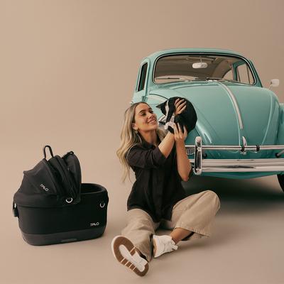 Show full view: Tavo Pets Maeve iso Dog & Cat Car Seat, Onyx, iso5x slide 10 of 11