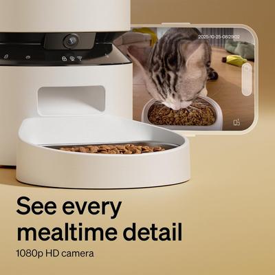 Show full view: Petlibro Granary WIFI Automatic Cat & Dog Feeder with Camera & 3 Pet Food Desiccant Bags, White, 5-L slide 3 of 12