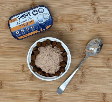 Show full view: Gunnis Taste of Iceland Salmon & Cod Liver Recipe Wet Cat Food Topper, 3-oz can, case of 17 slide 4 of 5