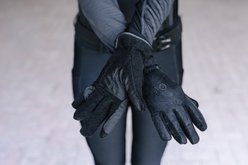 Ovation Chd Polar Suede Fleece Barn Glove, Black/Black, Large slide 2 of 4