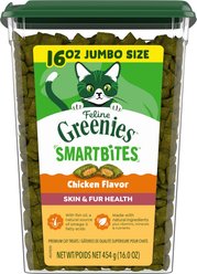 Greenies Feline SmartBites Healthy Skin & Fur Natural Chicken Flavor Soft & Crunchy Adult Cat Treats, 16-oz tub
