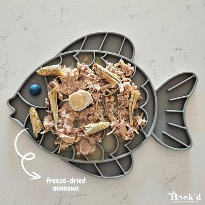 Show full view: Totally Hook'd Minnow Dehydrated Dog & Cat Treats, 1-oz bag slide 5 of 7