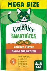 Greenies Feline SmartBites Healthy Skin & Fur Natural Chicken Flavor Soft & Crunchy Adult Cat Treats, 4.6-oz bag