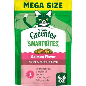 Greenies Feline SmartBites Healthy Skin & Fur Natural Salmon Flavor Soft & Crunchy Adult Cat Treats, 4.6-oz bag