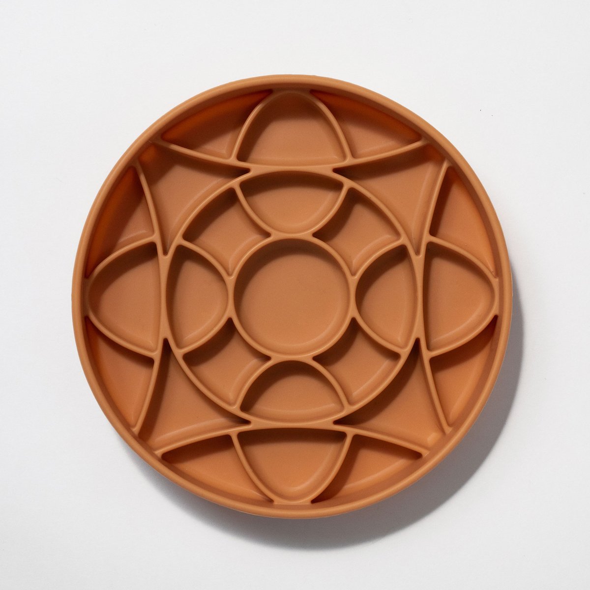 dogged Circulo Slow Feeder Dog Bowl, 3.5-cup, Nutmeg
