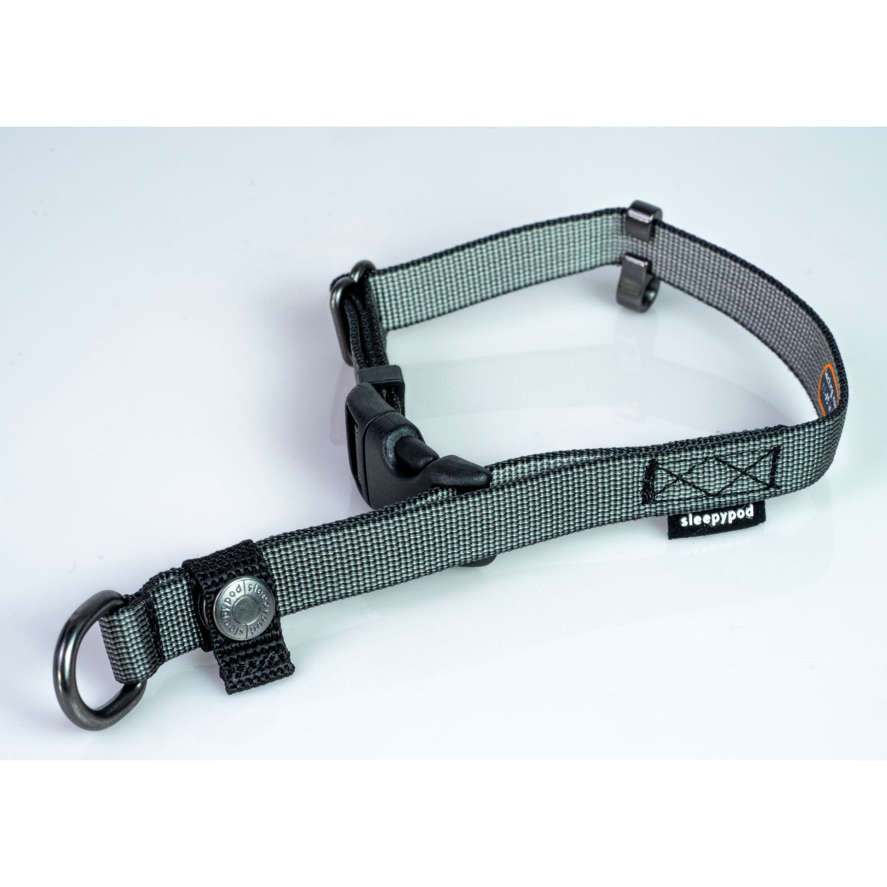 Sleepypod Locking Martingale Dog Collar, Charcoal, Medium: 15 to 20-in neck, 0.75-in wide