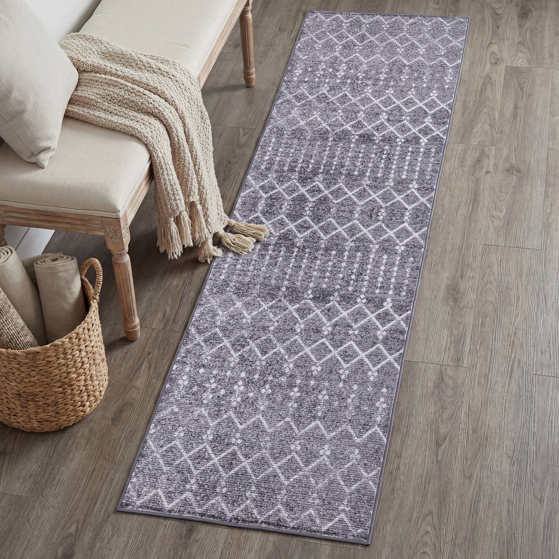 JONATHAN Y Leila Moroccan Diamond Trellis Machine-Washable Area Rug, Gray & Ivory, Runner: 2 x 8-ft