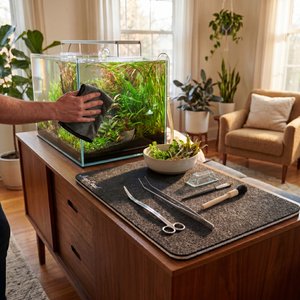 Magic Carpet Aquarium Cleaning Mat, Black, Small: 15.75 x 21.25-in