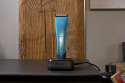 Wahl Charge Stand, Motiva & Bravura2 Dog Clipper, Black slide 2 of 4
