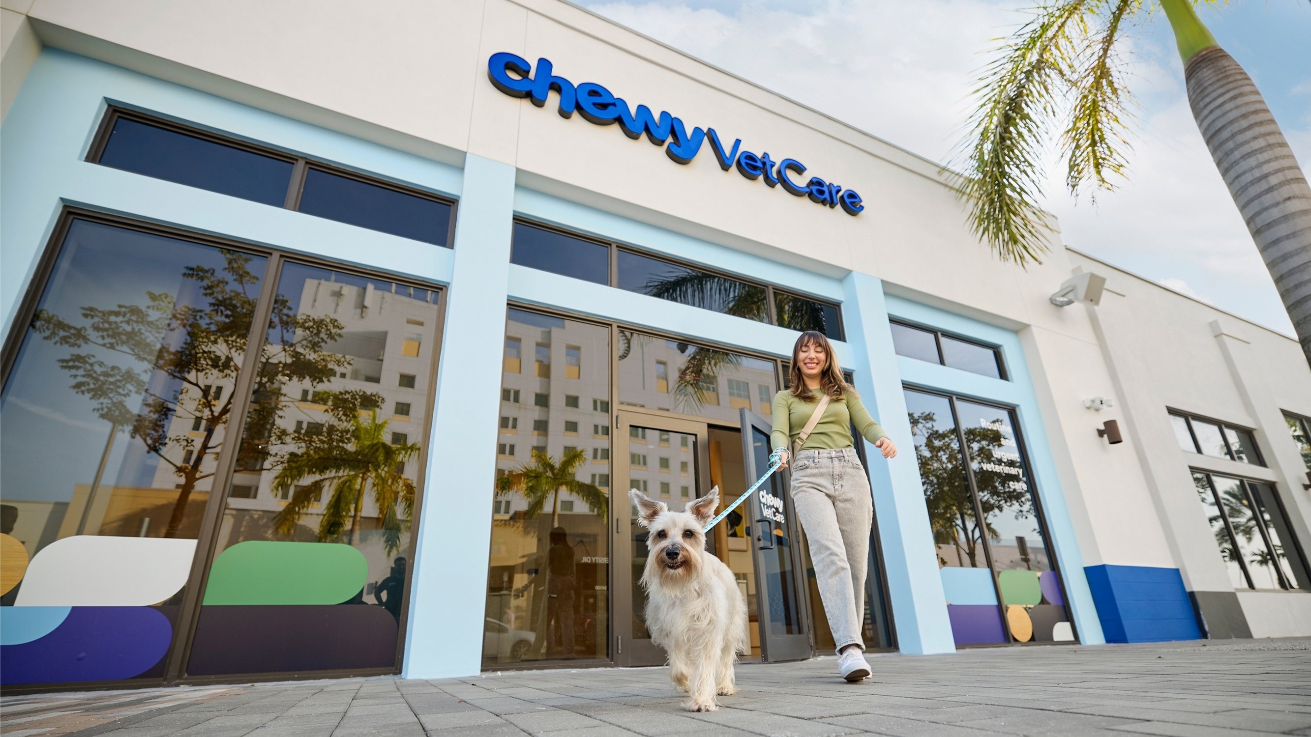 The exterior of Chewy Vet Care Plantation