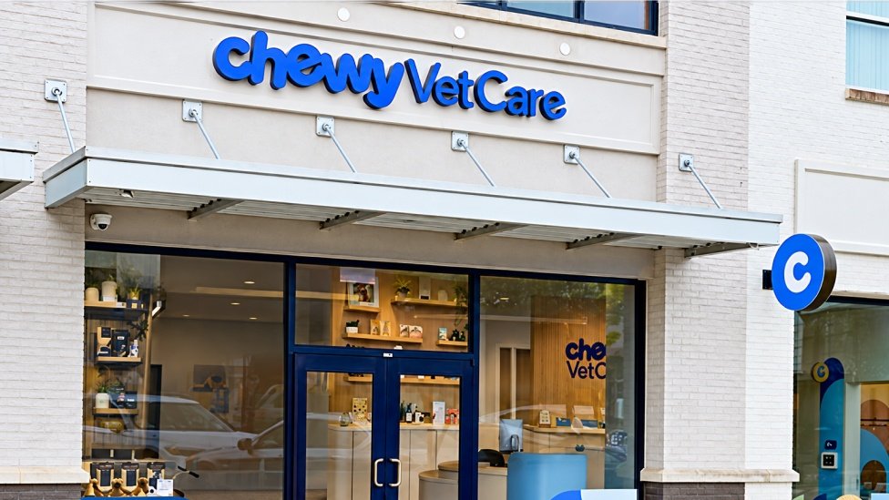 The exterior of Chewy Vet Care Perimeter