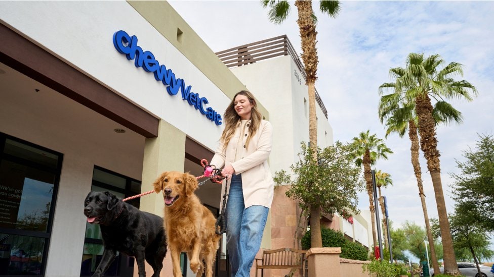 The exterior of Chewy Vet Care Chandler