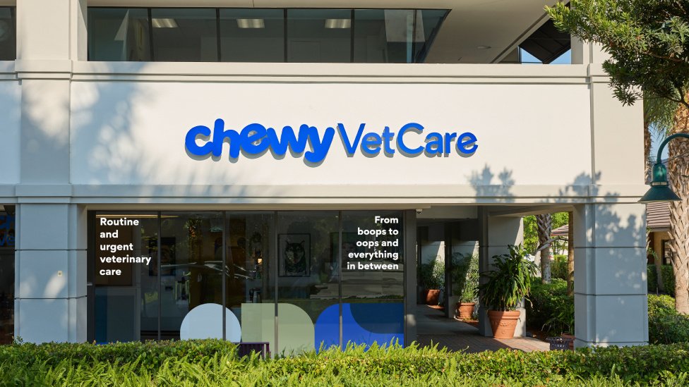 The exterior of Chewy Vet Care Coral Springs