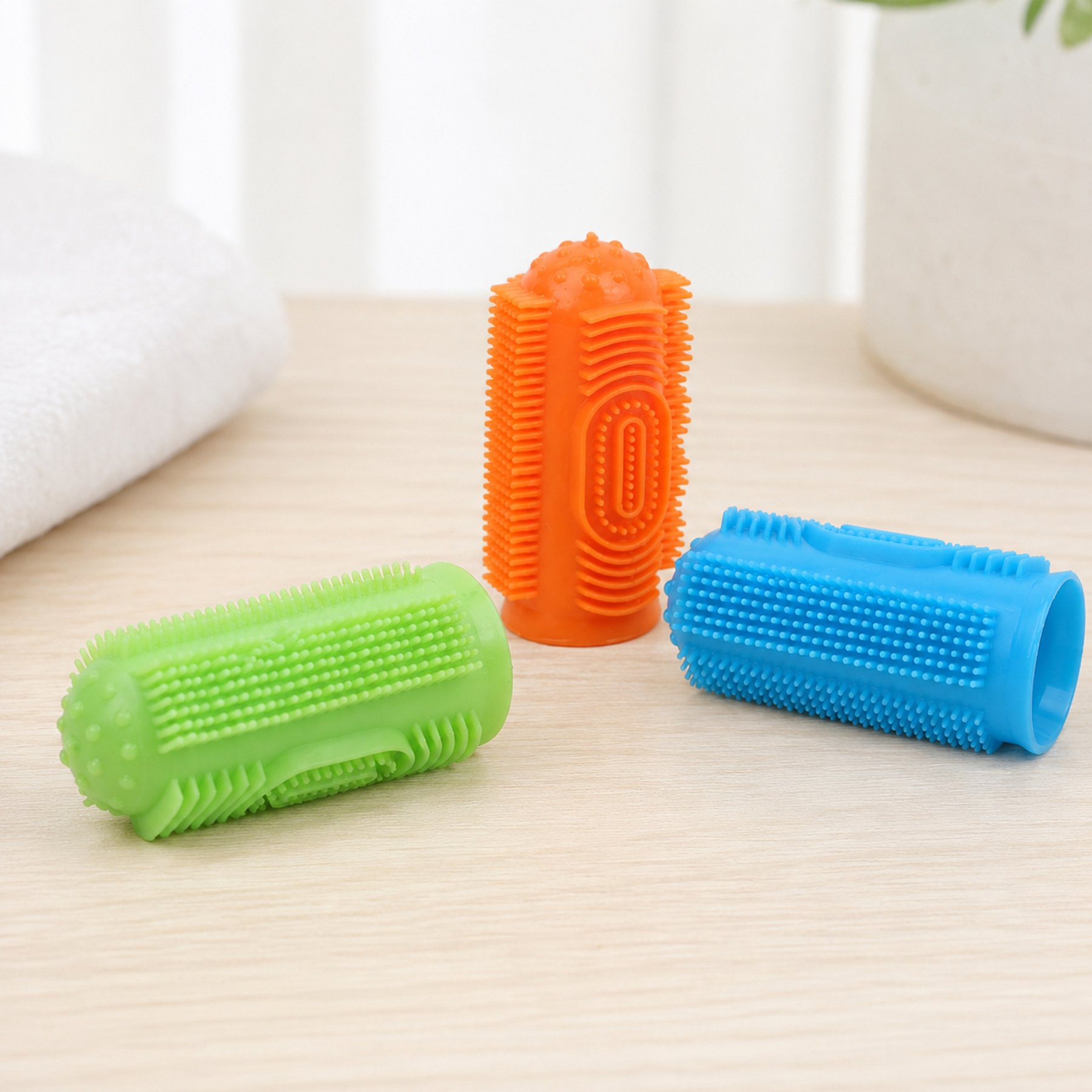 NonoPets Gentle Oral Care 360-Degree Finger Silicone Dog Grooming Brush