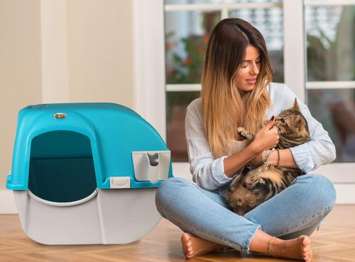 Omega Paw Roll 'n Clean Self Cleaning Cat Litter Box, Sky Blue