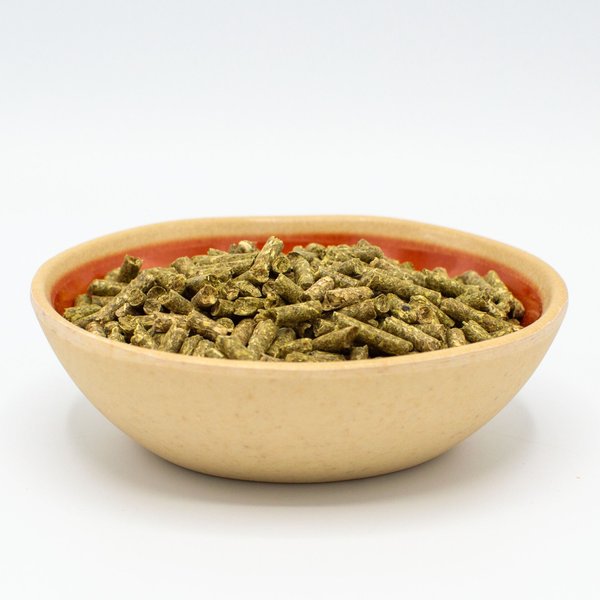 Show full view: Oxbow Essentials Cavy Cuisine Adult Guinea Pig Food, 25-lb bag slide 9 of 11