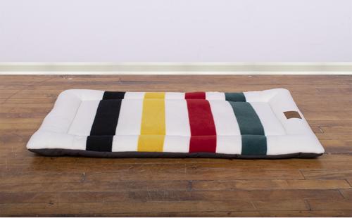 Show full view: Pendleton National Park Comfort Cushion Pillow Dog Bed, Glacier, Large slide 3 of 9