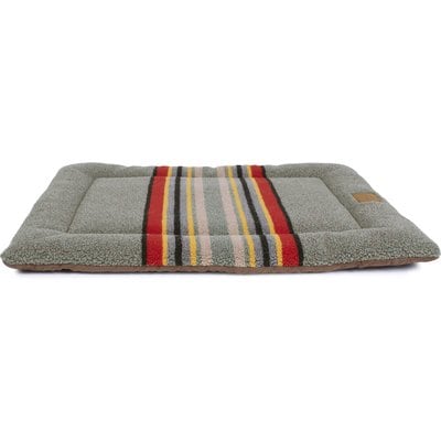 Pendleton Pendleton Vintage Camp Comfort Cushion Pillow Dog Bed, Heather Green, Medium: 36 x 23 x 2-in