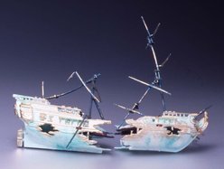 Penn-Plax Split Shipwreck Aquarium Ornament