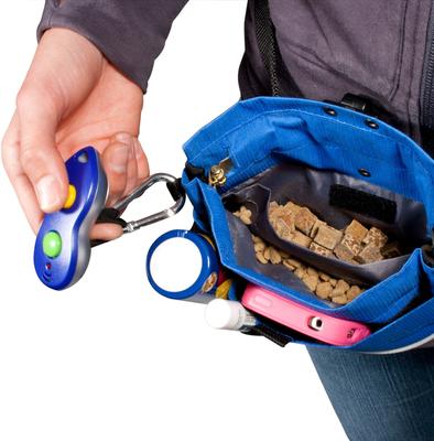 Show full view: PetSafe Treat Pouch Sport, Black slide 3 of 7