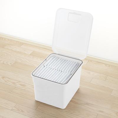 Show full view: Richell Stuff Dog & Cat Container, Medium slide 2 of 6