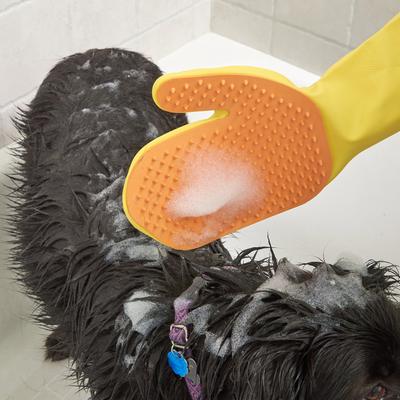 Show full view: Rinse Ace Pet Shampoo Mitt slide 7 of 8