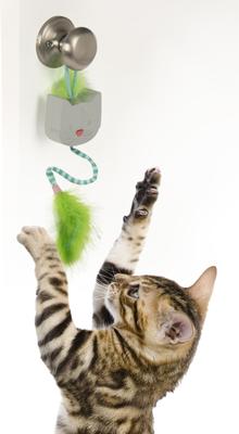 Show full view: SmartyKat Twirly Tail Hanging Electronic Teaser Cat Toy slide 4 of 10