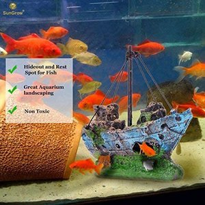 SunGrow Betta Shipwreck Resin Boat Aquarium Ornament & Fish Tank Decor