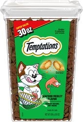 Temptations Classic Seafood Medley Flavor Soft & Crunchy Cat Treats, 30-oz tub
