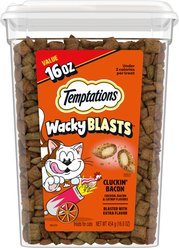 Temptations Wacky Blasts Cluckin’ Bacon Flavor Crunchy Cat Treats, 16-oz tub