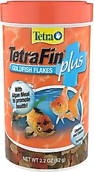 Tetra TetraFin Plus Goldfish Flakes Fish Food, 2.2-oz jar