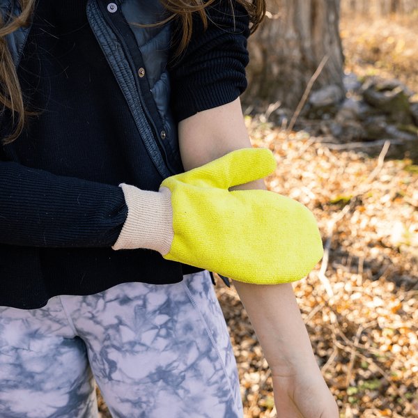 Show full view: TiCK MiTT Microfiber Tick Remover for Dogs & Cats, Yellow slide 5 of 7
