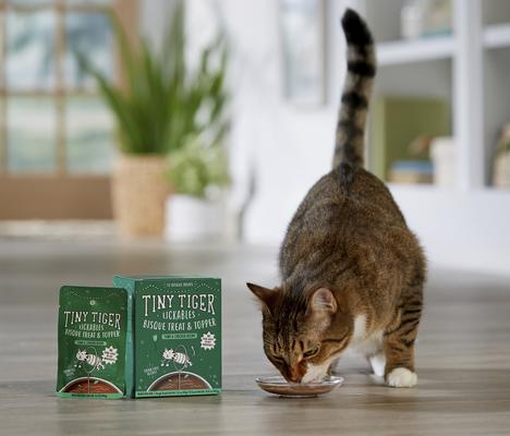 Show full view: Tiny Tiger Lickables Bisque Tuna & Chicken Recipe Cat Treat & Topper, 1.4-oz pouch, case of 12 slide 6 of 10