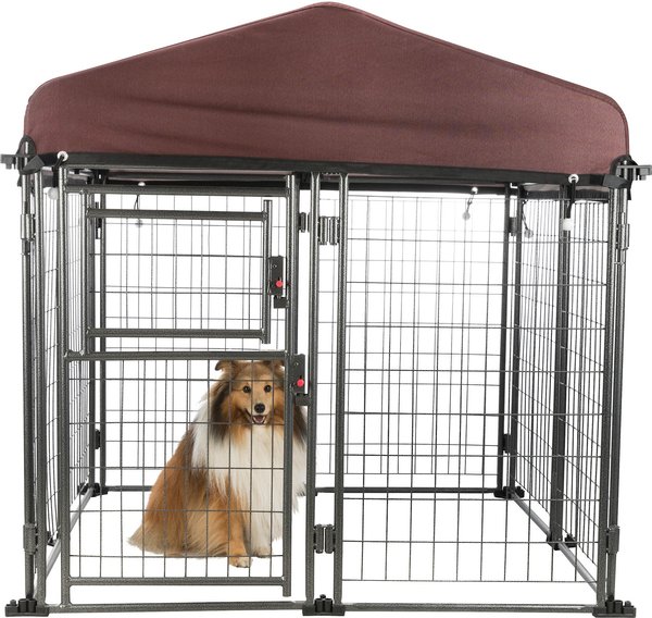 TRIXIE Deluxe Outdoor Dog Kennel with Cover & Secure Lock, Black/Burgundy