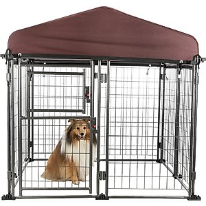 TRIXIE Deluxe Outdoor Dog Kennel with Cover & Secure Lock, Black/Burgundy, Medium