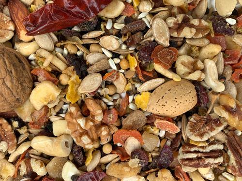 Show full view: Versele-Laga Goldenfeast Amazon Blend Parrot & Macaw Bird Food, 17.5-lb bag slide 2 of 4