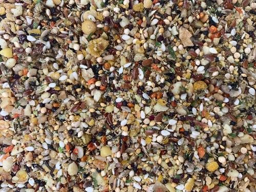 Show full view: Versele-Laga Goldenfeast Australian Blend Lovebird & Cockatiel Bird Food, 17.5-lb bag slide 2 of 5