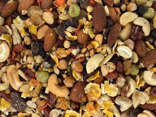 Show full view: Versele-Laga Goldenfeast Bean Supreme Treat Mix Parrot & Macaw Bird Treats, 17.5-lb bag slide 2 of 5