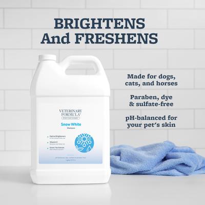 Show full view: Veterinary Formula Smart Coat Complex Snow White Whitening Shampoo for Dogs & Cats, 1-gal bottle slide 4 of 10