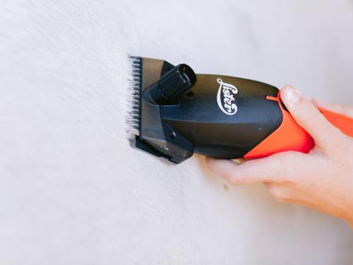 Show full view: Lister Fusion Horse Body Clipper, Red slide 5 of 8