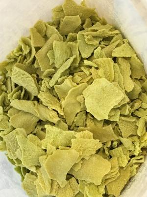 Show full view: Wheeky Pets Pea Flakes Small Pets Treat, 4-oz bag slide 4 of 7