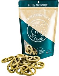 Winnie Lou Greens & Cheddar Pretzels Crunchy Dog Treats, 4-oz bag