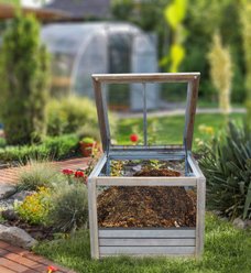 YardGard Poultry Netting Galvanized 1" Mesh Poultry Fence, 18-in x 150-ft roll slide 2 of 8