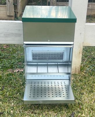 Show full view: Zylina Chicken Treadle Feeder, 22-lbs slide 3 of 7