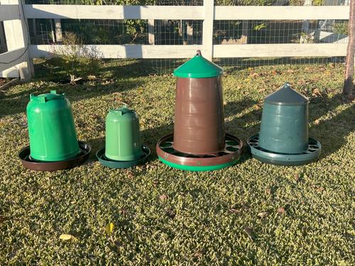 Show full view: Zylina Eco Recycled Chicken Waterer, 1.3-gal slide 6 of 8