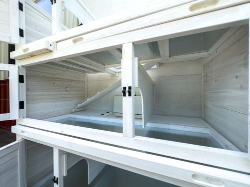 Show full view: Zylina Modern 3 Story Rabbit High Rise slide 5 of 9