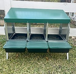 Zylina Nesting Box with Legs, 3 Bays