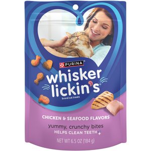 Whisker Lickin's Chicken & Seafood Flavors Crunchy & Yummy Cat Treats, 6.5-oz bag